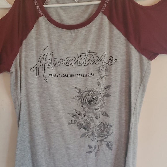 Cold Shoulder Maurices Graphic Tee - Picture 2 of 4